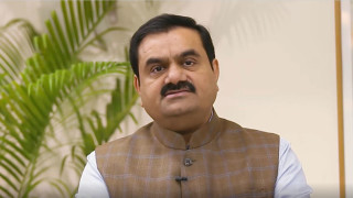 Акциите на индийската Adani Group потънаха след като пазарните сътресения