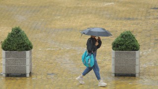 Днес ще бъде предимно облачно с валежи от дъжд Това