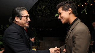 Ди Фарао Ун А Тай направи смело изявление на червения килим на наградите