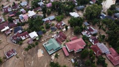 164 загинали след наводненията и свлачищата в Индонезия 