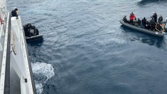 Български кораб спаси 44 мигранти край Лесбос