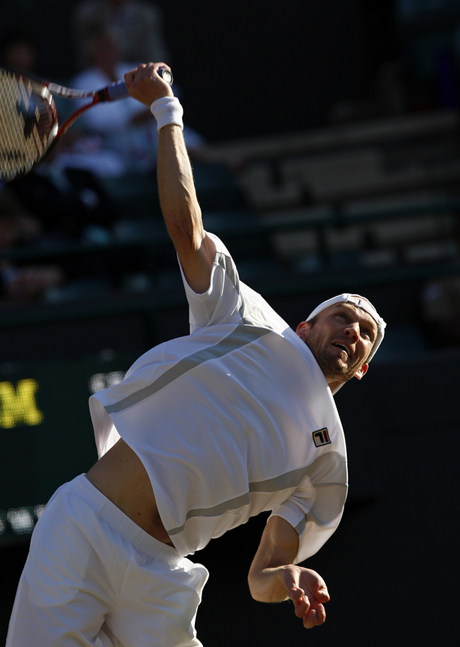 Шютлер достигна до полуфиналите след мач, продължил два дни