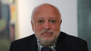 Явно служебното правителство е решило да проведе геноцид в театрите