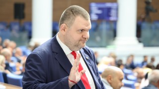 Лидерът на ДПС Делян Пеевски подаде сигнал в прокуратурата срещу