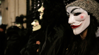  Хакерите Anonymous обявиха война на Кремъл, проникнаха в секретни бази данни