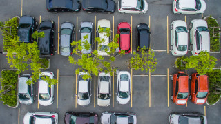 Паркирането в новозастроени жилищни квартали и пълни кооперации е ад