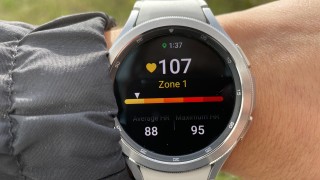 Смарт часовниците вече са колкото продължение на смартфона толкова и