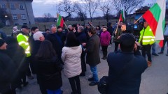 Протест срещу спирането ТЕЦ „Марица 3“ блокира пътя Ст. Загора - Маказа 