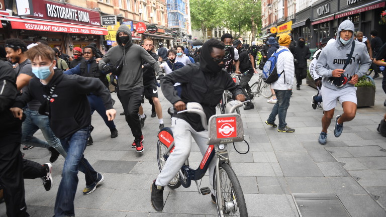 Стотици казаха "не" на извънредните правомощия на полицията във Великобритания 