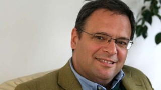 Няма да инициирам закон за природната гледка заради пилона на