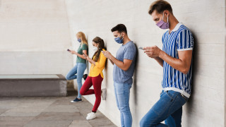 Опасната зараза от коронавирус явно трайно се настанила между нас