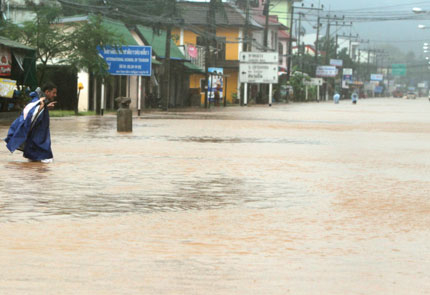 Евакуират Банкок заради наводненията