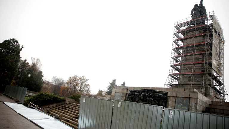 До месец демонтират скулптурите на МОЧА