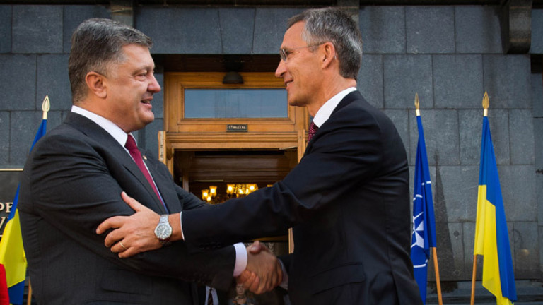 НАТО отвори вратата за Украйна