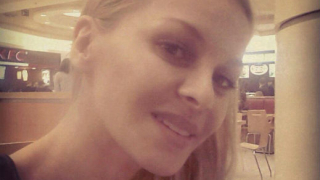 Деси Слава шашна с нова визия