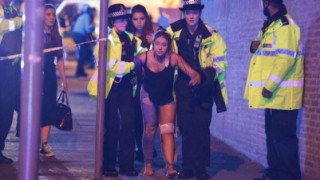 Взрив! 22-ма загинали и над 50 ранени на концерта на Ариана Гранде в Манчестър (ВИДЕО И СНИМКИ)