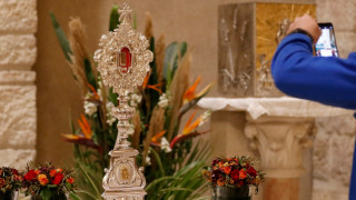 Папа Франциск разпореди връщането на реликва с размер на палец