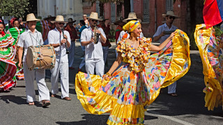 Акордеонът пристига в Колумбия в средата на XIX век на