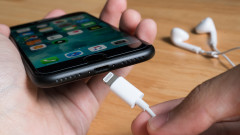 Задава (ли) се първият iPhone, който не използва кабели