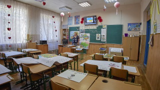 Около 100 000 120 000 украински деца може да останат във