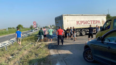 Тир катастрофира и блокира АМ "Хемус" в посока София