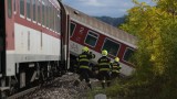 Два влака се сблъскаха в Източна Словакия, 66 души са ранени