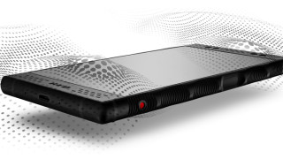 На 2 ноември първият по рода си телефон с холограмен