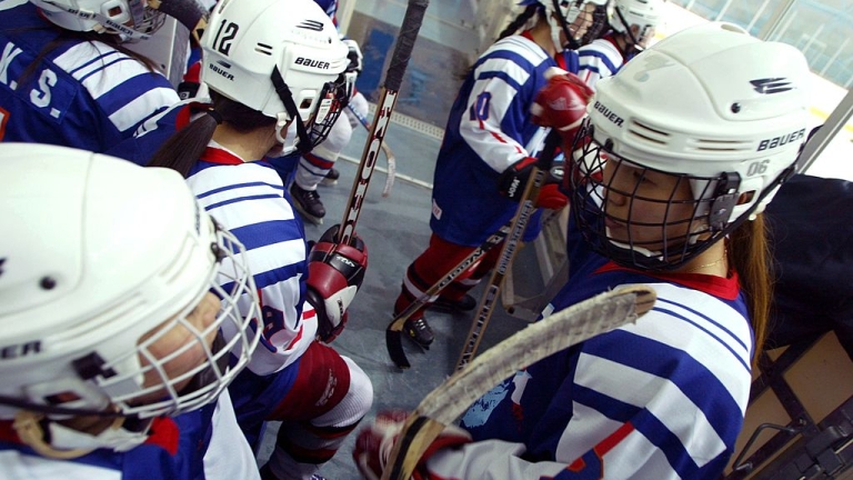 Южнокорейци подкрепиха хокеен отбор от Севера Корея 