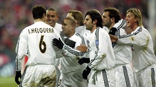 Легендарният бразилски нападател Роналдо е канил автобуси с момичета на