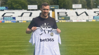 Тони Тасев попадна в групата на Славия за мача с Ботев Враца