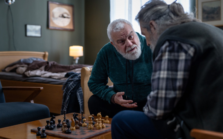 Владо Пенев като Емил