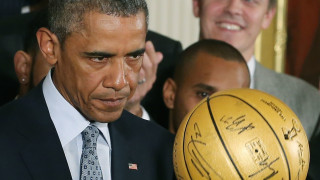Баскетболен екип от младежките години на Барак Обама бе продаден