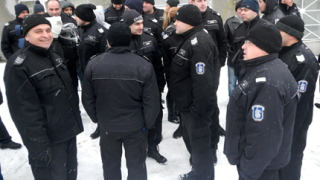 Излъгаха ни, обявиха надзиратели на протест в снега