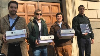 Граждани от сдружение Спаси София внесоха 31 475 подписа в