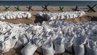 Украйна твърди че е нанесла удар и е повредила руски