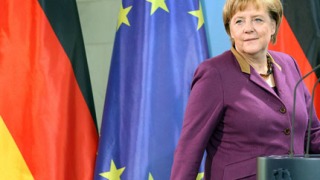 Меркел: Еврото е повече от валута, то е олицетворение на мира