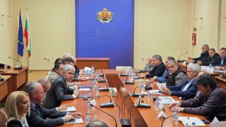 Министър Малинов обещава на бранша плавен преход във въглищните региони