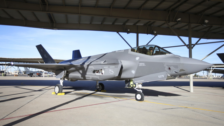 САЩ дадоха на Южна Корея пето поколение изтребител Ф-35