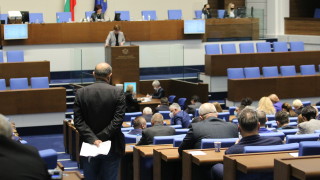 Депутатите поспориха по промените в Закона за конкуренцията Крум Зарков