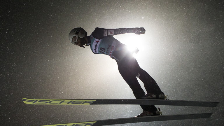 Най-добрият ни състезател в ски-скока Владимир Зографски ще открие българското