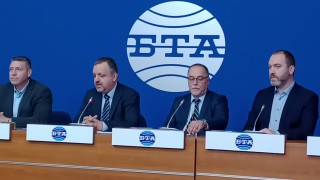 Алиансът се представи преди месец бивши военни бел ред а днес