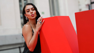 Вчера 12 август Кристиано Роналдо ни изненада с новината че