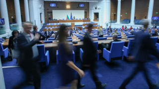 Депутатът от ГЕРБ СДС Радомир Чолаков внесе предложение за изменение в
