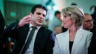 Кандидатът за президент на БОК Весела Лечева говори преди старта