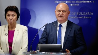 Темата за промените в оценяването на ДЗИ и на НВО