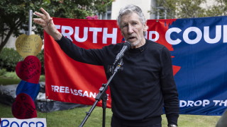 Съоснователят на Pink Floyd Роджър Уотърс е отменил планираните си