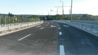 Предстоят ремонт на Аспарухов мост блокира движението съобщи БНТ Движението