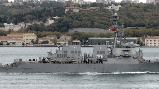 Корветата на САЩ "Карни" навлезе в Черно море