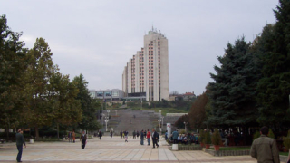 Общинарите в Разград дариха заплатите си на пострадалите от торнадото