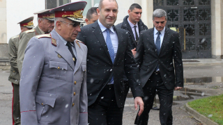 За състоянието на армията ни Радев обвини политическата недалновидност